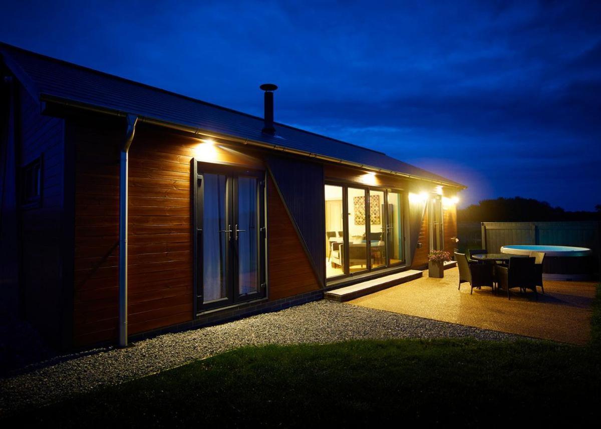Отель North Star Sanctum Garton Экстерьер фото