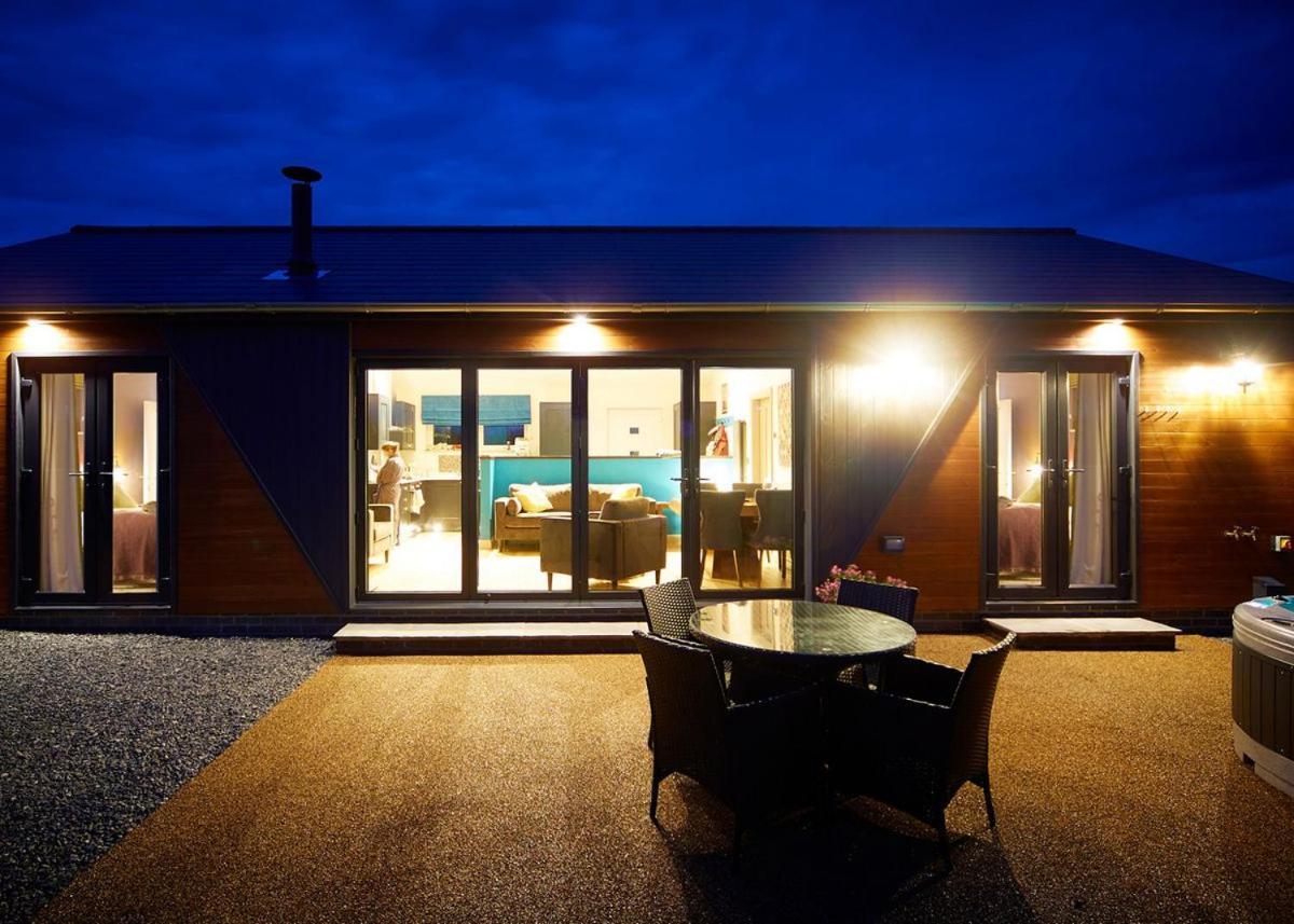 Отель North Star Sanctum Garton Экстерьер фото