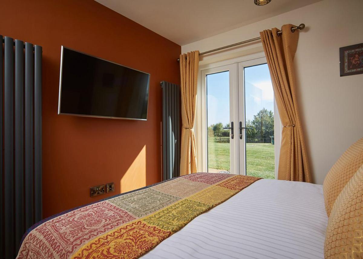 Отель North Star Sanctum Garton Экстерьер фото